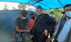 माओवादी अध्यक्ष प्रचण्ड धुलिखेलकाे जिपलाइनमा !