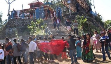 तनहुँको थानीमाईमा १८ फूलको डोली भित्र्याइयो