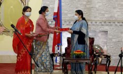 राष्ट्रपति भण्डारीसमक्ष महिला आयोगको प्रतिवेदन पेस