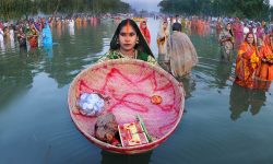 छठ पर्वको मुख्य दिन आज, सूर्यदेवको पूजा आराधना गरी मनाइँदै