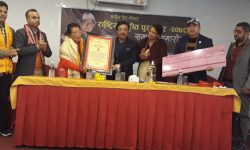 वरिष्ठ गायिका चन्द्रकला शाहलाई राष्ट्रिय संगीत पुरस्कार-२०७८ अर्पण