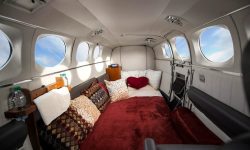 विशेष विमान, जहाँ आकाशमै रोमान्स गर्न पाइन्छ !