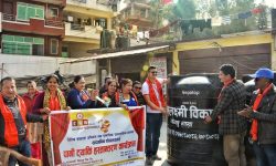 महालक्ष्मी बैंकद्वारा टोखा नगरपालिकालाई सार्वजनिक शौचालयका लागि पानी ट्यांकी प्रदान