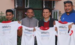 भ्रष्टाचारविरुद्ध वाकाथन, सार्वजनिक गरियो टिसर्ट ! (तस्बिरसहित)