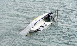 बंगलादेशमा डुंगा डुब्दा मृत्यु हुनेको संख्या ३२ पुग्यो, ३० भन्दा बढी अझै बेपत्ता