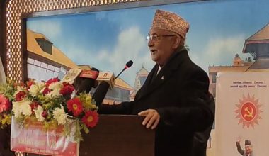प्रचण्ड इज्जत फालेर सरकारमा मात्र हुन्छन् : केपी ओली