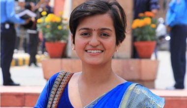 ईश्वर पोखरेल निर्वाचित भएको काठमाडौं ५ बाट चुनाव लड्ने रञ्जु दर्शनाको घोषणा