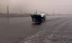 बंगलादेशमा फेरी (इन्धन-डुंगा) मा आगलागी, मृतकको संख्या ३२ पुग्यो