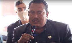 गभर्नर अधिकारी अर्थमन्त्री शर्मालाई असफल बनाउन लागि परेको आरोप