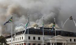 दक्षिण अफ्रिकाको संसद भवनमा फेरि आगलागी