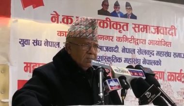 एमालेमा देउताको वरिपरि पूजक र भजनमण्डली बस्छन् : माधव नेपाल