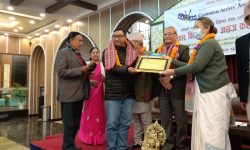 नेपालखोजका कार्टुनिस्ट मानन्धरसहित १६ जनालाई सम्मान (तस्बिरसहित)