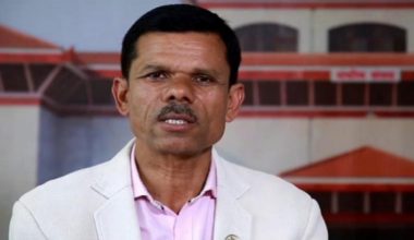 व्याख्यात्मक टिप्पणी एमसीसी पास गर्न बेतुकको नाटक : नेकपा एमाले