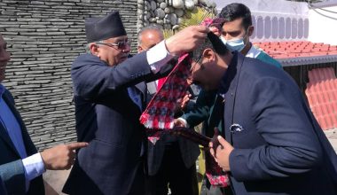 प्रचण्डले गाउँपालिका अध्यक्ष र वडाध्यक्षलाई माओवादीमा स्वागत गरे