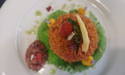 सेफ सन्तोसले तयार गरेको नेपाली खानाको ७ कोर्ष मेनुलाई ‘प्लेटिङ'(फोटो फिचर)