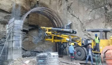 अरुण तेस्रो मुआब्जा विवाद : पावरहाउसको काम सात दिनदेखि ठप्प