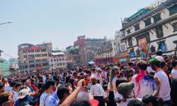 हाेलीमय वसन्तपुर ! (फाेटाे फिचर)