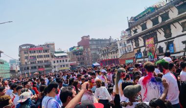 हाेलीमय वसन्तपुर ! (फाेटाे फिचर)