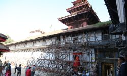 वसन्तपुरका मापदण्ड विपरीतका संरचना हटाइयो