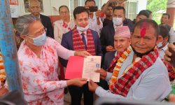 गाउँब्लकमा रहेका करिब २० हजार भूमि बिहिनलाई लालपूर्जा वितरण