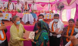 शुद्धोधन नगरपालिकोको गाउँब्लकका ८२ घरपरिवारलाई लालपूर्जा वितरण