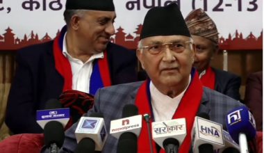 प्रचण्ड-माधवलाई मूला उखेलेझैं उखेलेर जनताले फालिदिन्छन् : केपी ओली