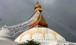 बौद्धनाथ स्तूपमा लुङ्गटा जडान