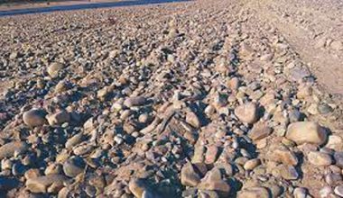 बगरको कर तिर्दै बगरफाँटवासी, गाउँनै जोखिममा