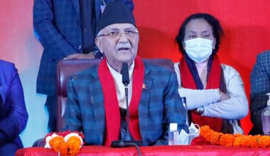 निर्वाचन आयोगले मतपत्रमा रुखैरुख राख्न खोज्दै छ : केपी ओली