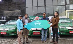 फ्लिट अपरेसनका लागि बीवाईडी-सिक्सका ५० वटा विद्युतीय गाडीहरु प्रदान