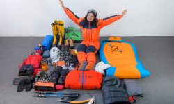 ‘प्रदुषण रोकौं’ भन्दै चिकित्सककाे टाेलि सगरमाथामा