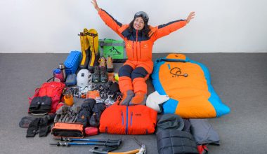 ‘प्रदुषण रोकौं’ भन्दै चिकित्सककाे टाेलि सगरमाथामा