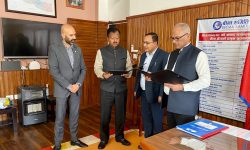 नेपाल लाइफ इन्स्योरेन्सका अध्यक्ष संघईले लिए शपथ