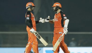 आईपीएलमा बैंग्लाेर हैदरावादसँग ९ विकेटले पराजित