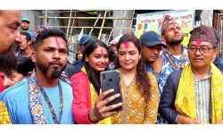 झापामा राप्रपा प्रवेशको लहर, रेखासँग सेल्फी लिने रहर (फोटो फिचर)