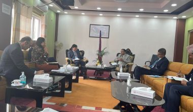 शिक्षा सुधारबारे शिक्षामन्त्री र एडीबीका उपाध्यक्षबीच भेटवार्ता