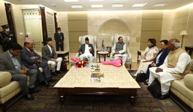 प्रधानमन्त्री देउवालाई दिल्लीमा भारतका राज्यमन्त्रीले स्वागत गरे (फोटो फिचर)