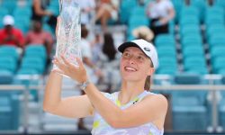 ओसाकालाई हराउँदै इगा स्विटेकले जितिन उपाधि