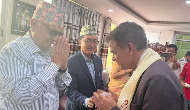 पूर्वसचिव केदार न्यौपाने राप्रपामा प्रवेश (फोटो फिचर)