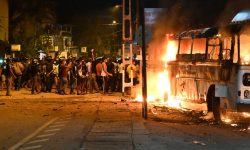 श्रीलंकामा सरकार विरोधी प्रदर्शन जारी, प्रशासनद्वारा संकटकालको घोषणा