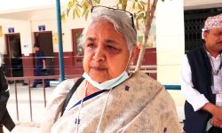 मतदान केन्द्रको निरीक्षण गर्दै पर्यवेक्षक कार्की