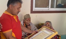 संस्कृतिविद् जोशीलाई महालक्ष्मी विकास बैंकको सम्मान