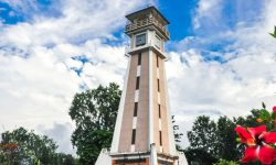 वीरेन्द्रनगरमा उम्मेद्‌वारलाई मतदाताको प्रश्न : घण्टाघरको सुई कहिले घुम्छ ?