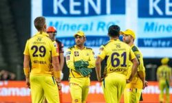 आईपीएल : चेन्नईले हैदराबादलाई १३ रनले हरायाे