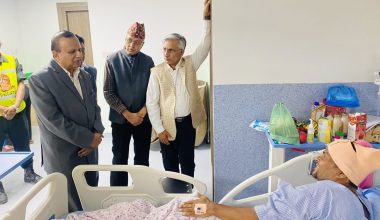 एमाले महासचिव उम्मेद्वार जोशीको स्वास्थ्य अवस्था बुझ्न अस्पतालमा