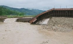 बाढीबाट पुलमा क्षति, यातायात अवरुद्ध