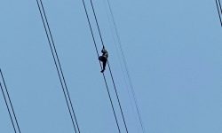 विद्युत् प्रसारण लाइनमा मानिस चढेपछि : ७० मेगावाट उत्पादन बन्द, ६० लाखको घाटा