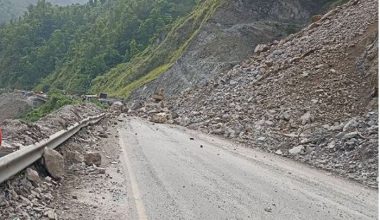 सुख्खा पहिरो खस्दा नारायणगढ–मुग्लिन सडकखण्ड अवरुद्ध