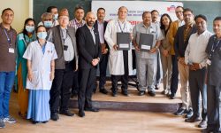 नेपाल लाइफ इन्स्योरेन्सद्वारा शिक्षण अस्पताललाई १०० वटा ह्विल चियर हस्तान्तरण