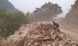 राजमार्ग चौडा बनाइँदै !